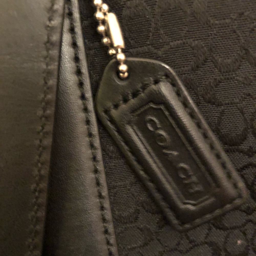 Authentic Coach bag. - Picture 4 of 6